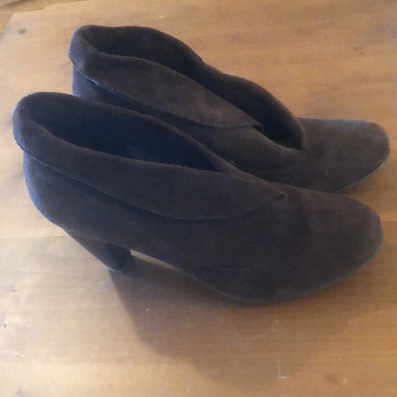 Connie Brown Suede Ankle Booties size 10 - Picture 2 of 7